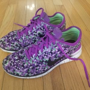 Nike size 8 tennis shoes